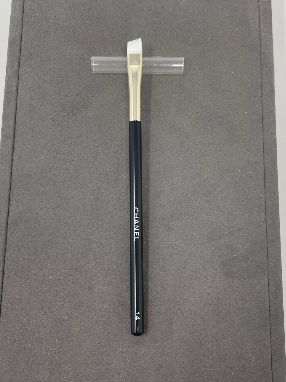 CHANEL #14 Angled Synthetic Eye Liner Brush Genuine Original NEW no box